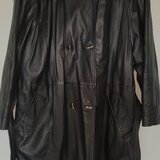 Vand scurta de piele naturala, pentru femei, cu gluga captusita